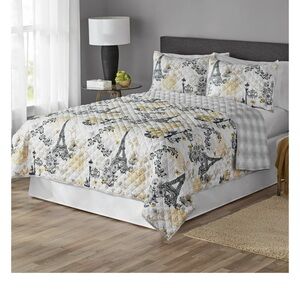 Mainstays Classic Paris White Polyester Quilt, King, Reversible (QUILT ONLY)